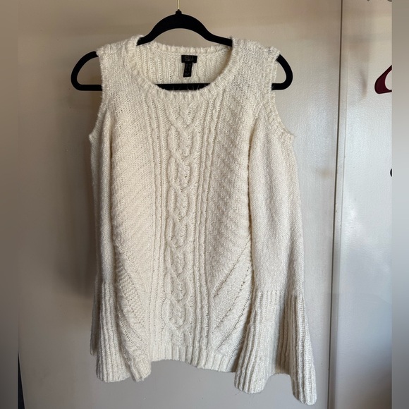 G.I.L.I. Sweaters - G.I.L.I Ivory cable knit cold shoulder bell sleeve sweater size XS